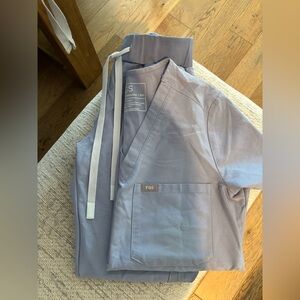 Figs Sky Blue Scrub Top
